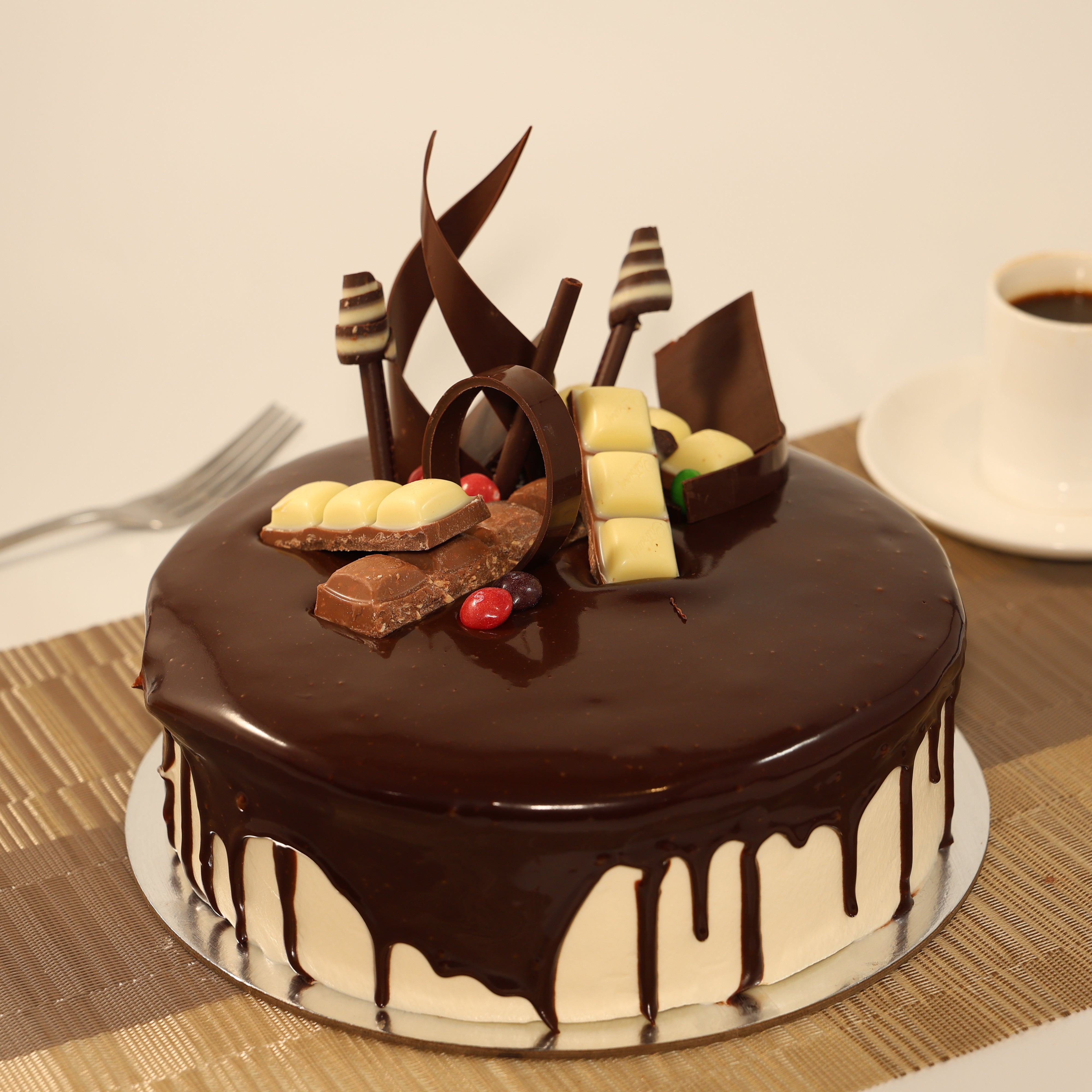 LARGE SPONGE HAPPY BIRTHDAY CAKE 01