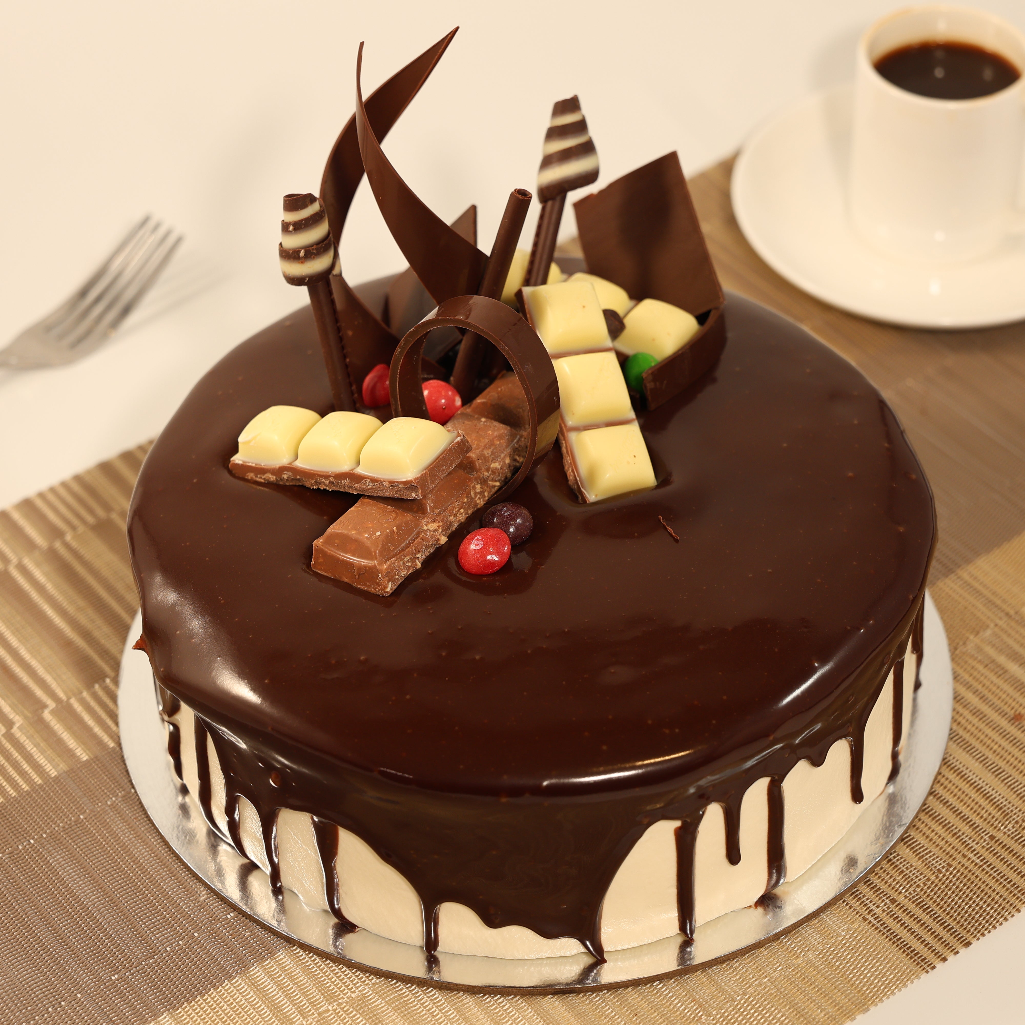 LARGE SPONGE HAPPY BIRTHDAY CAKE 01