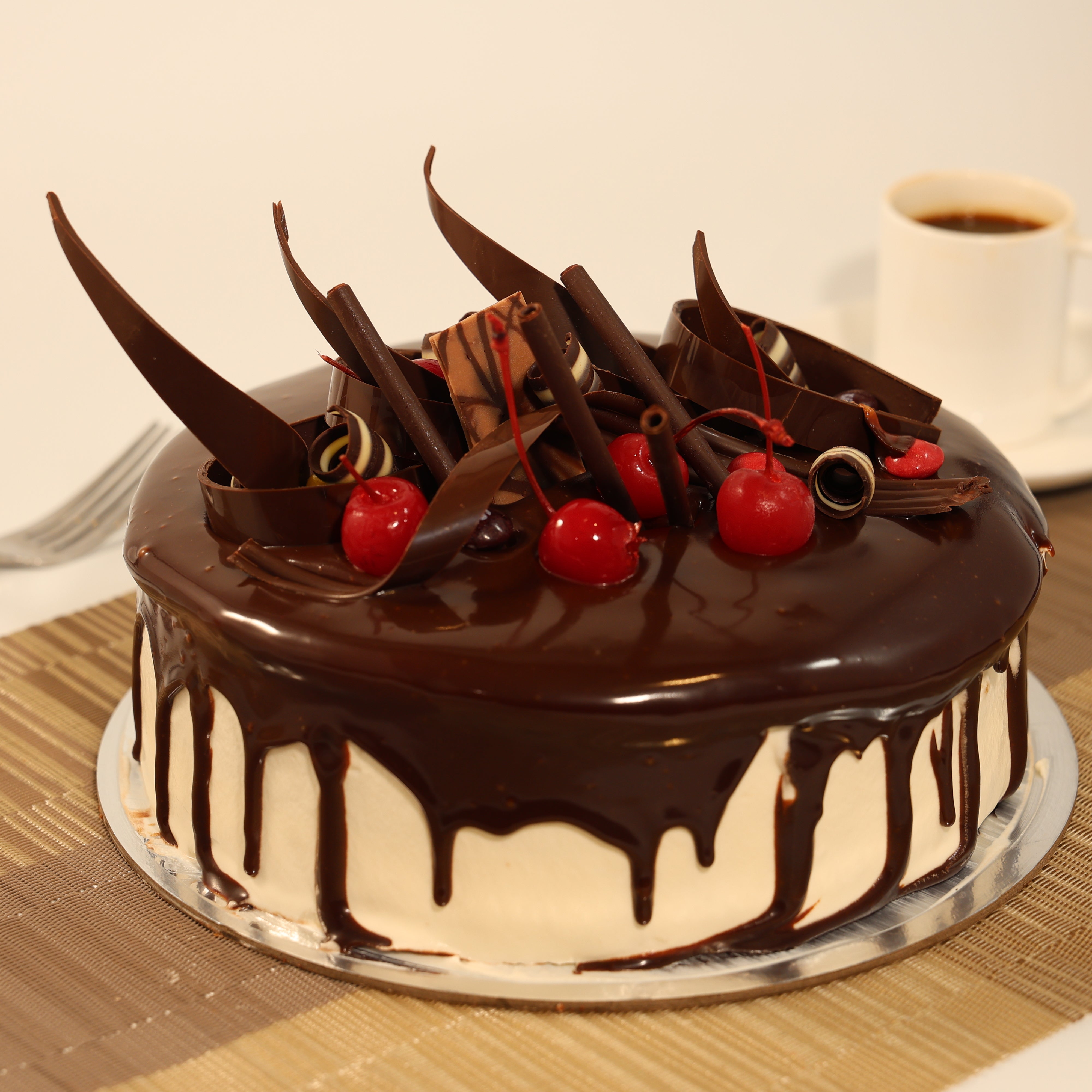 LARGE SPONGE HAPPY BIRTHDAY CAKE 02