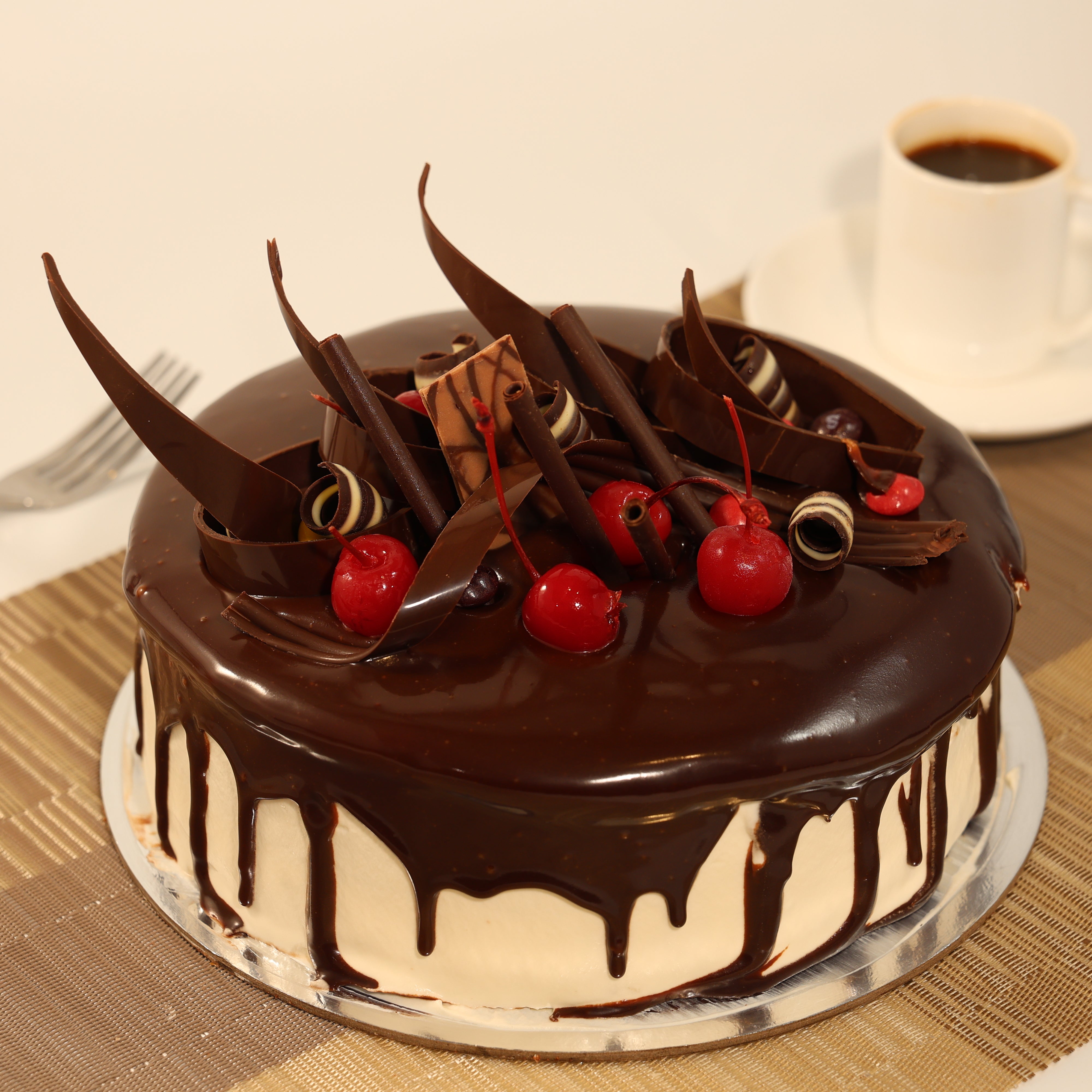 LARGE SPONGE HAPPY BIRTHDAY CAKE 02