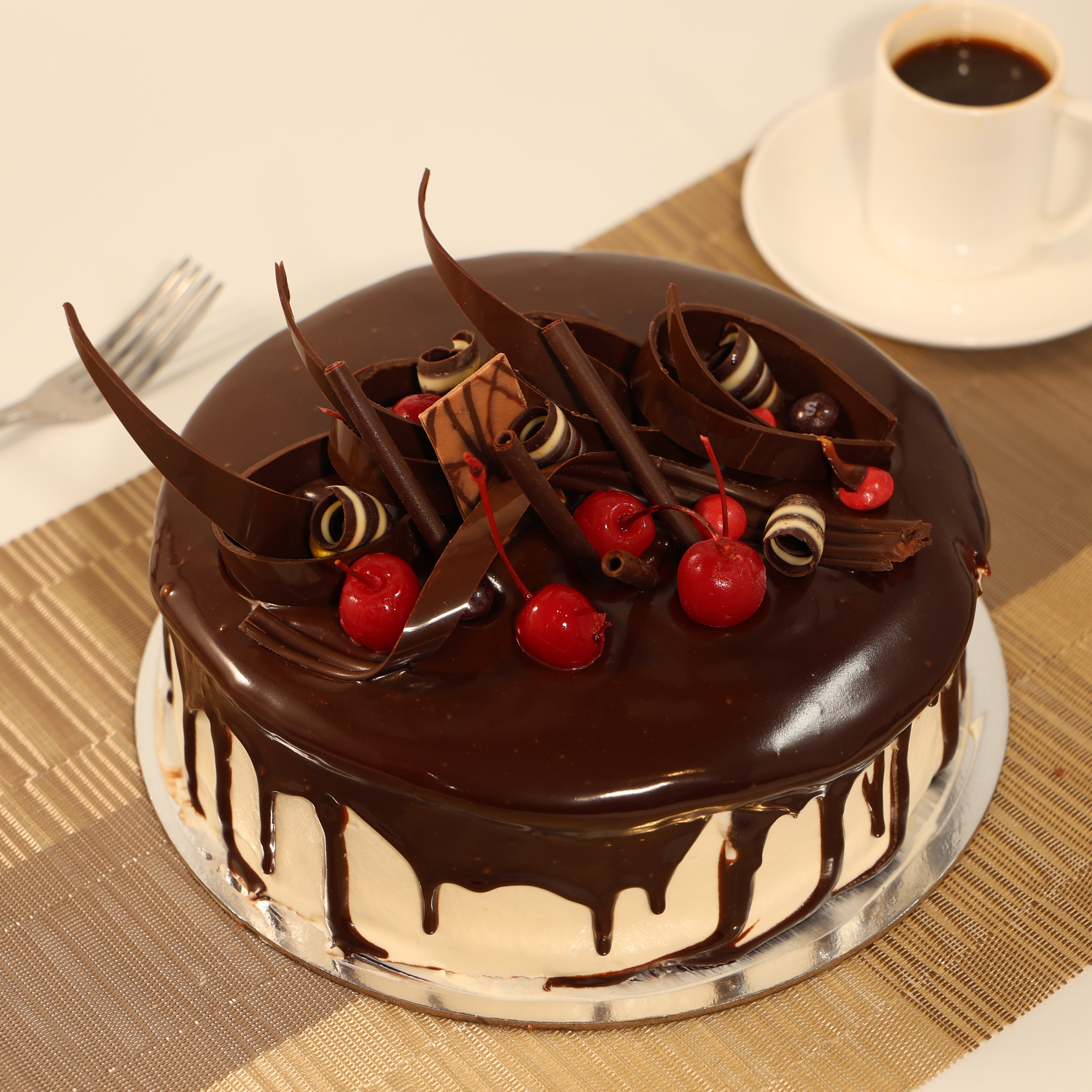 LARGE SPONGE HAPPY BIRTHDAY CAKE 02