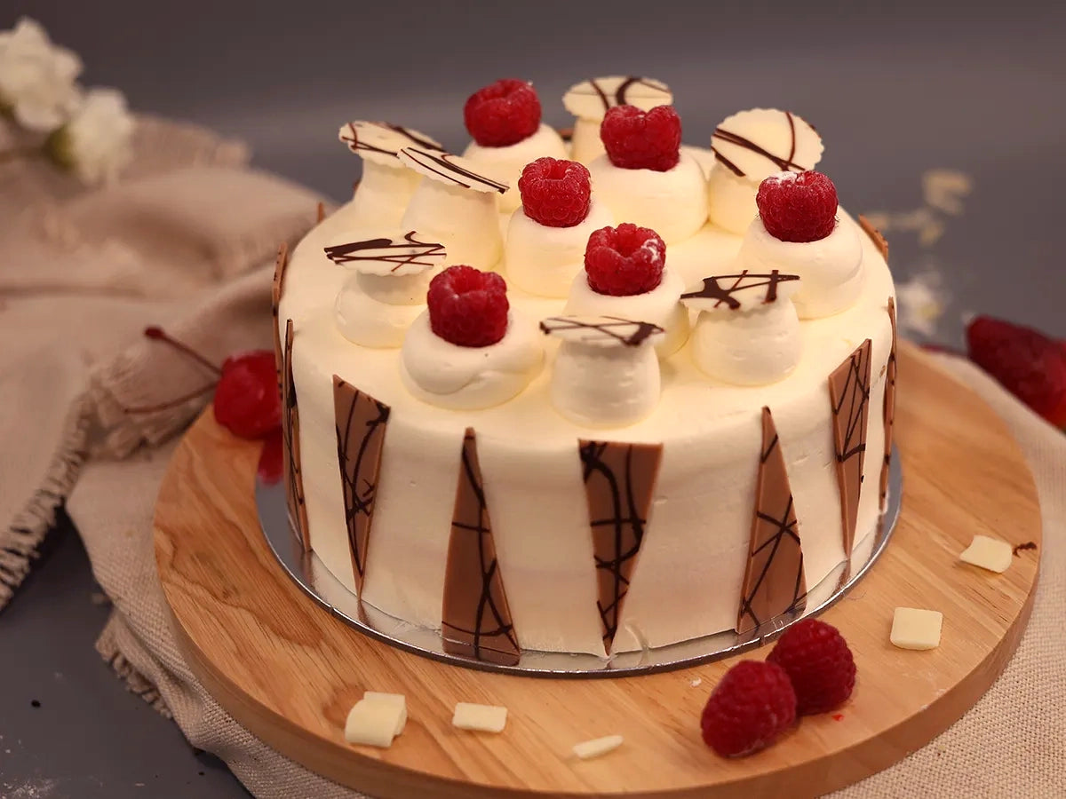 GF LARGE RASPBERRY VANILLA SPONGE CAKE