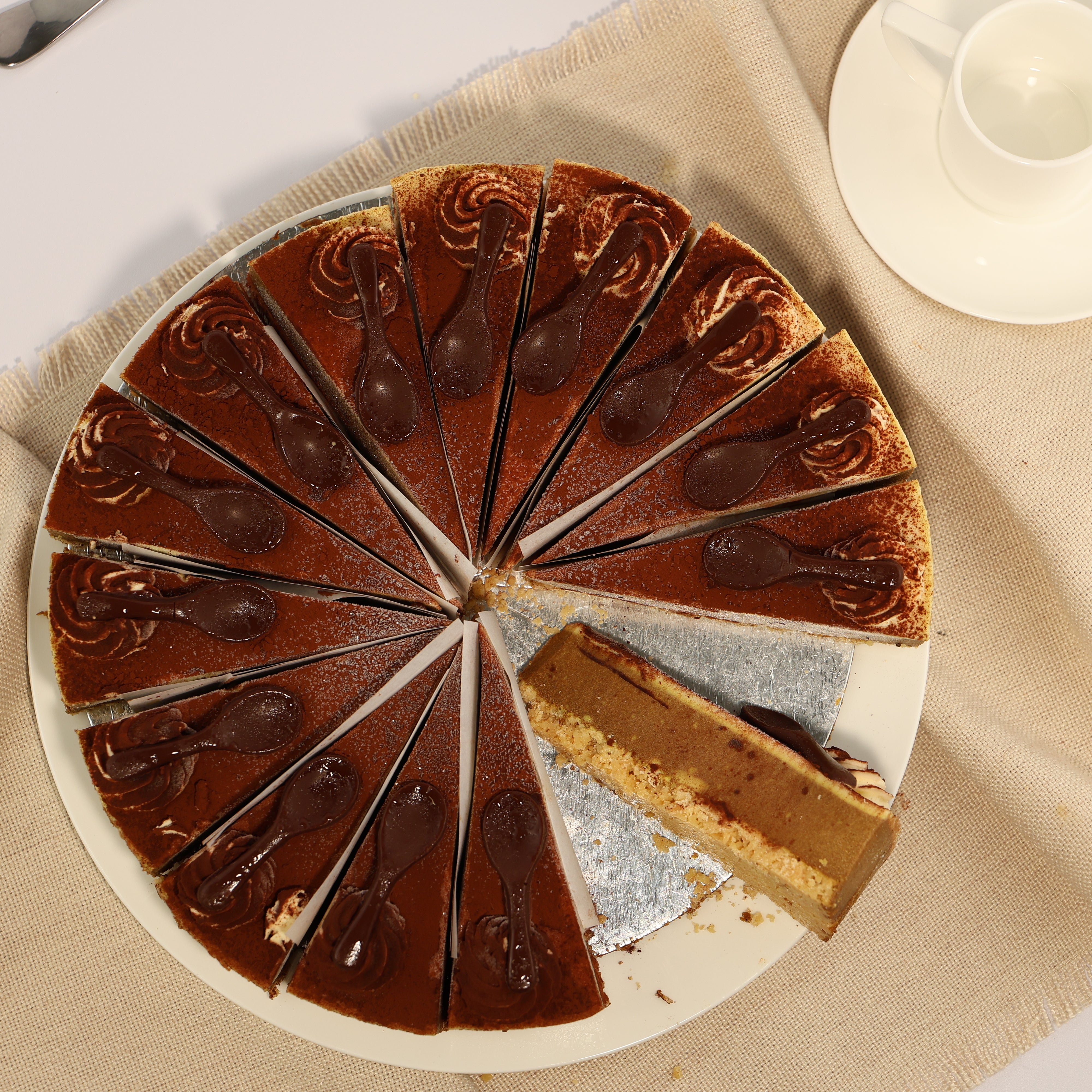 LARGE CAPPUCCINO CUT CAKE