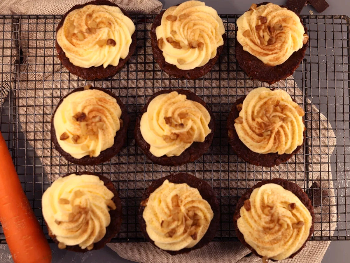 CARROT CAKE MUFFINS BOX 9