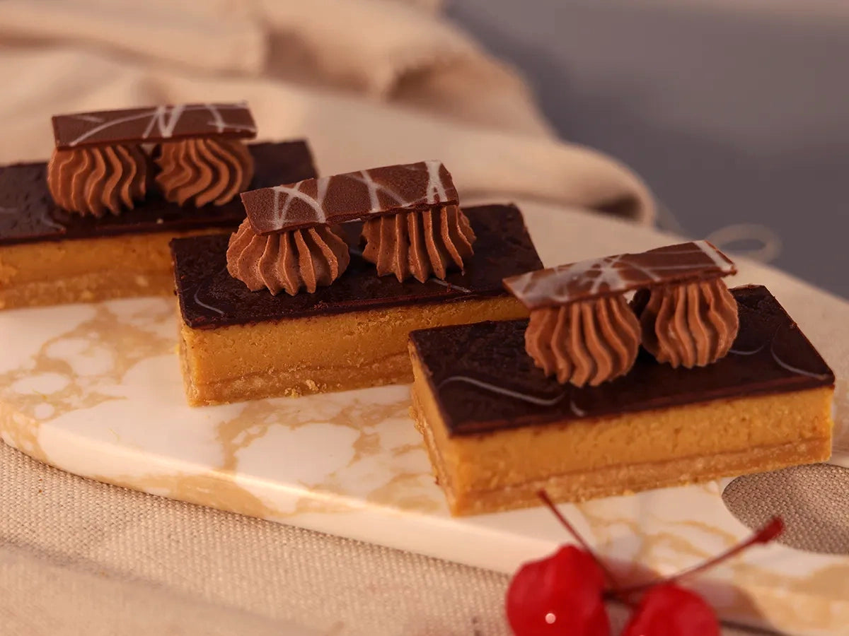 CHOC CARAMEL SLICES BOX 8