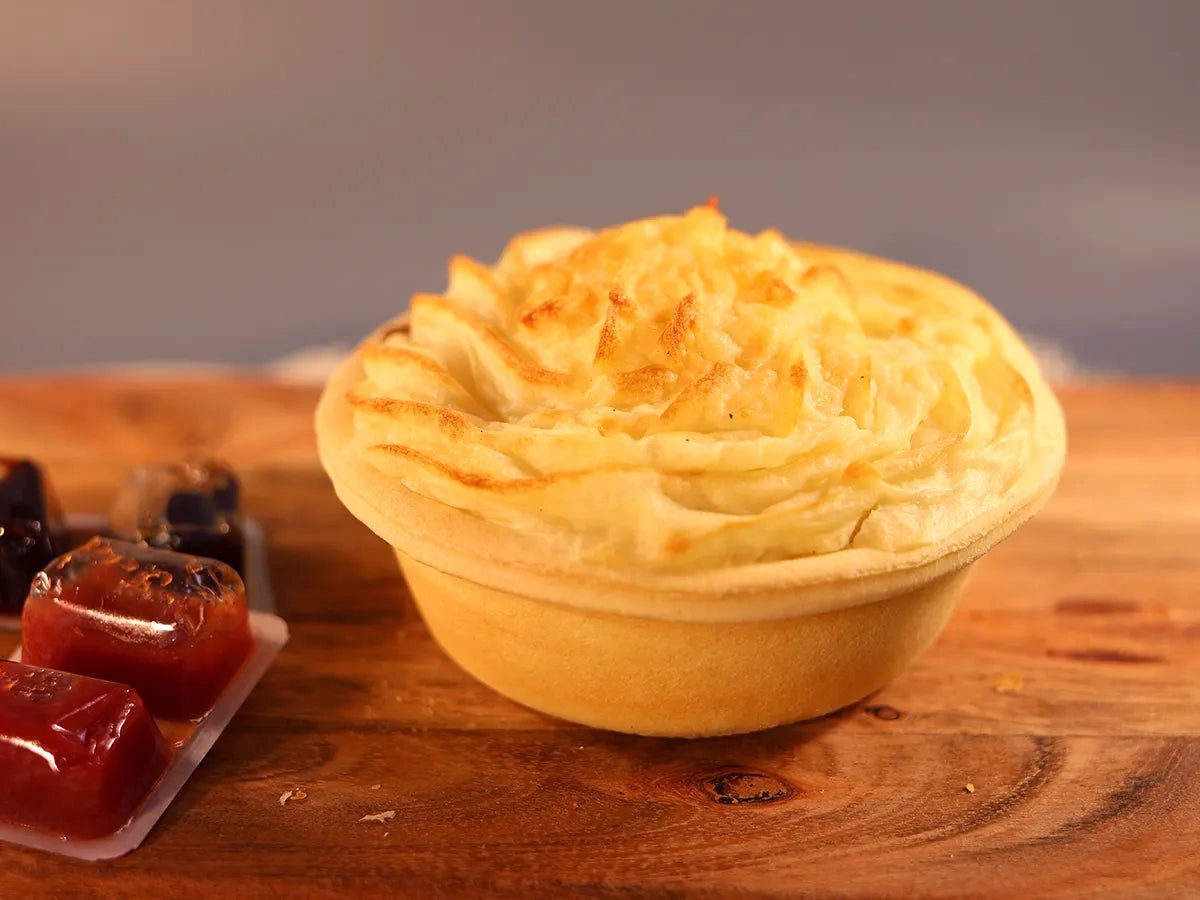 CHUNKY STEAK & POTATO CHEESE PIES BOX 6