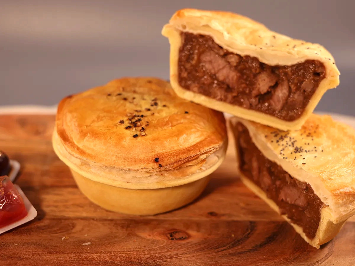 CHUNK STEAK & CRACKED BLACK PEPPER PIES BOX 6