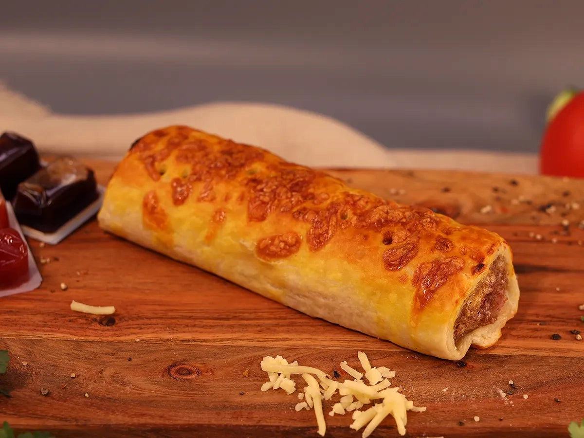 CHEESE BACON BEEF SAUSAGE ROLLS BOX 6