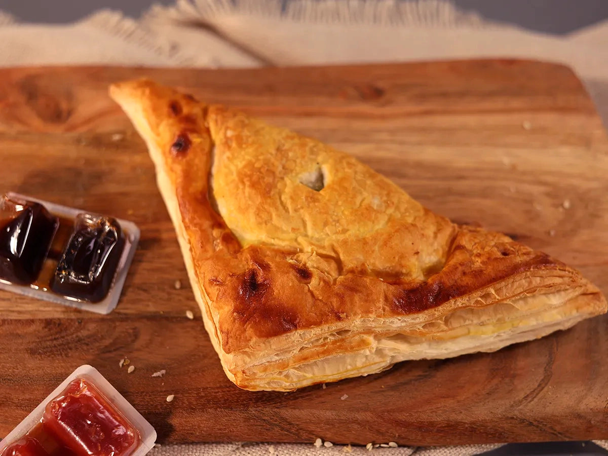 SPINACH FETTA TRIANGLE PASTRY BOX 6